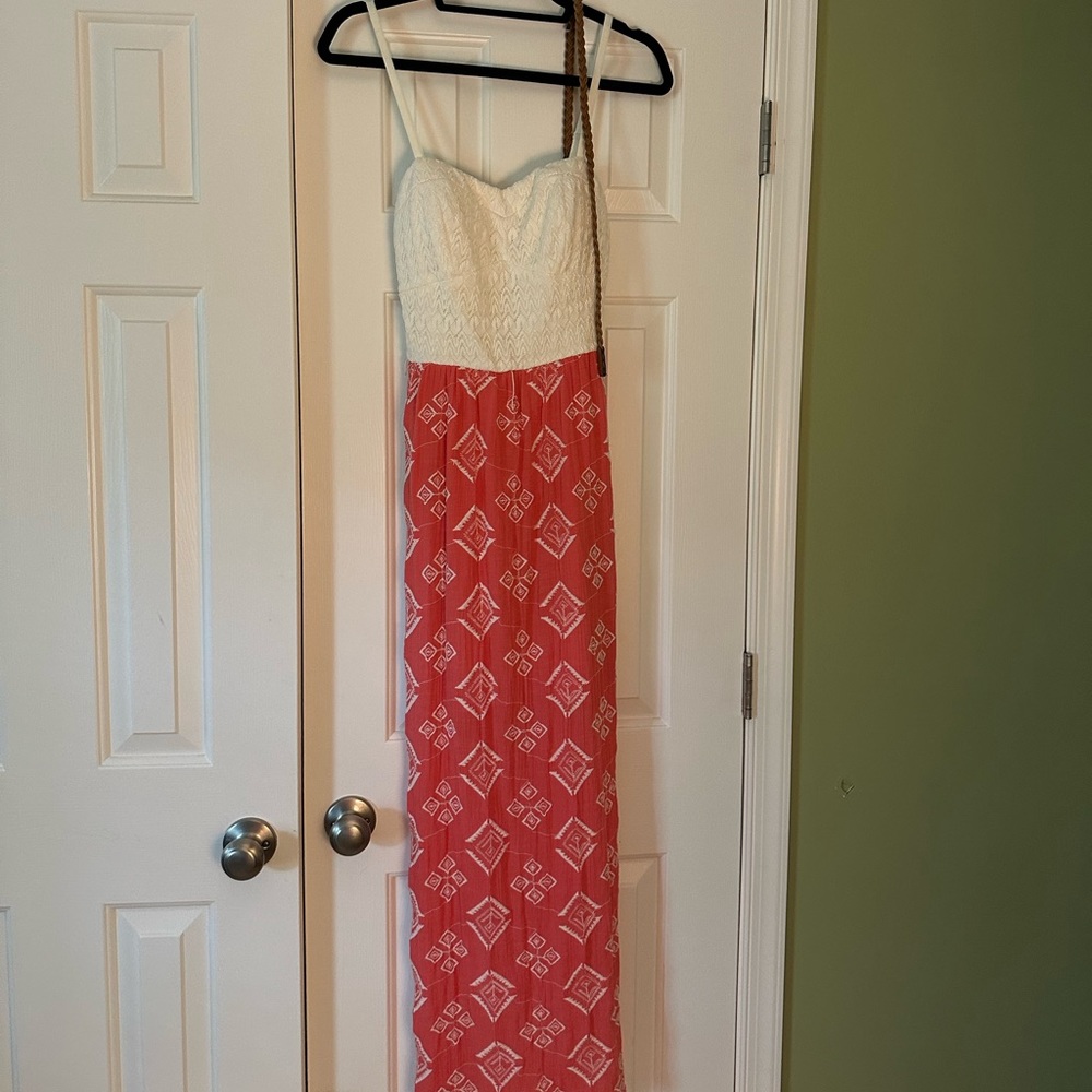 Junior’s Lily Rose tan/peach thin strapped maxi dress size M with brown belt